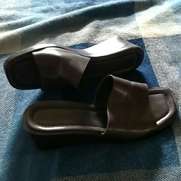 I am selling brown slip-on shoes/sandles - Picture 3 of 3